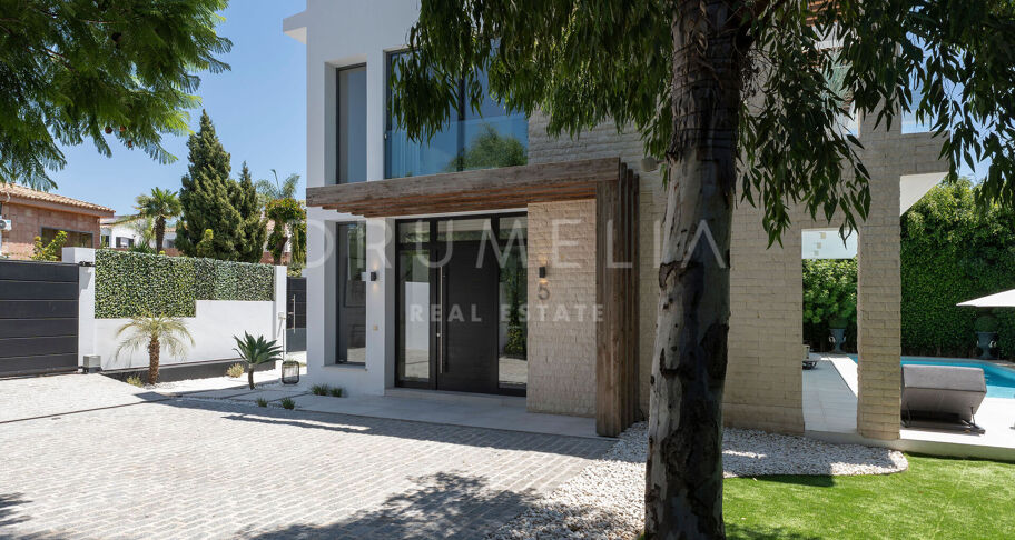Villa Moderne dans un Environnement Privé La Arboleda, Estepona Est
