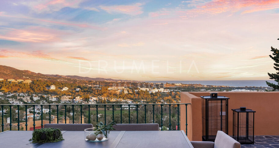 Renoverad Duplex-Penthouse i La Cerquilla, Nueva Andalucía med Panoramautsikt