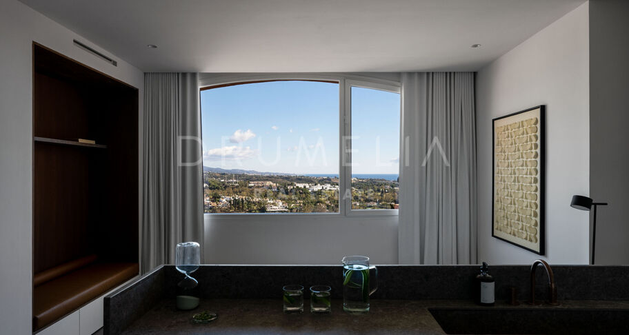 Renoverad Duplex-Penthouse i La Cerquilla, Nueva Andalucía med Panoramautsikt