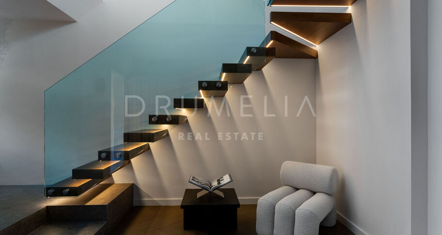 Renoverad Duplex-Penthouse i La Cerquilla, Nueva Andalucía med Panoramautsikt