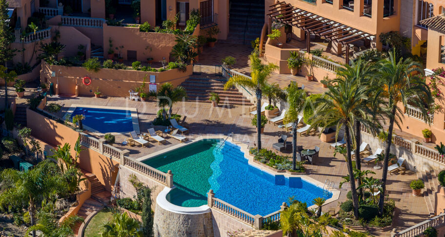 Renoverad Duplex-Penthouse i La Cerquilla, Nueva Andalucía med Panoramautsikt