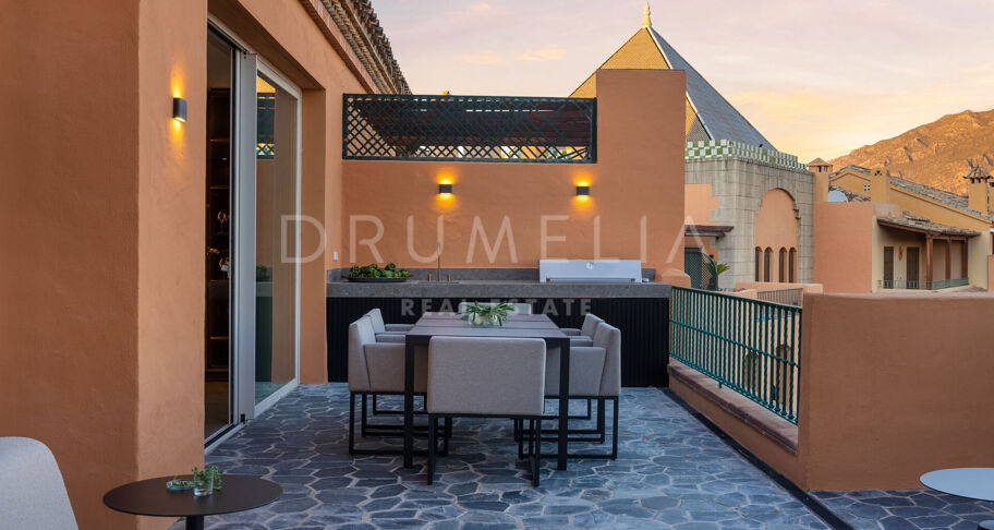 Renoverad Duplex-Penthouse i La Cerquilla, Nueva Andalucía med Panoramautsikt