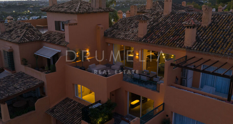 Renoverad Duplex-Penthouse i La Cerquilla, Nueva Andalucía med Panoramautsikt