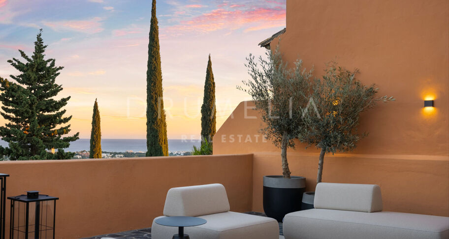 Renoverad Duplex-Penthouse i La Cerquilla, Nueva Andalucía med Panoramautsikt