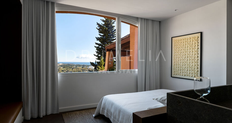 Renoverad Duplex-Penthouse i La Cerquilla, Nueva Andalucía med Panoramautsikt