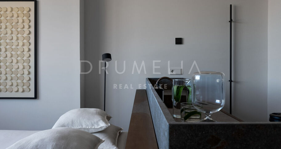 Renoverad Duplex-Penthouse i La Cerquilla, Nueva Andalucía med Panoramautsikt