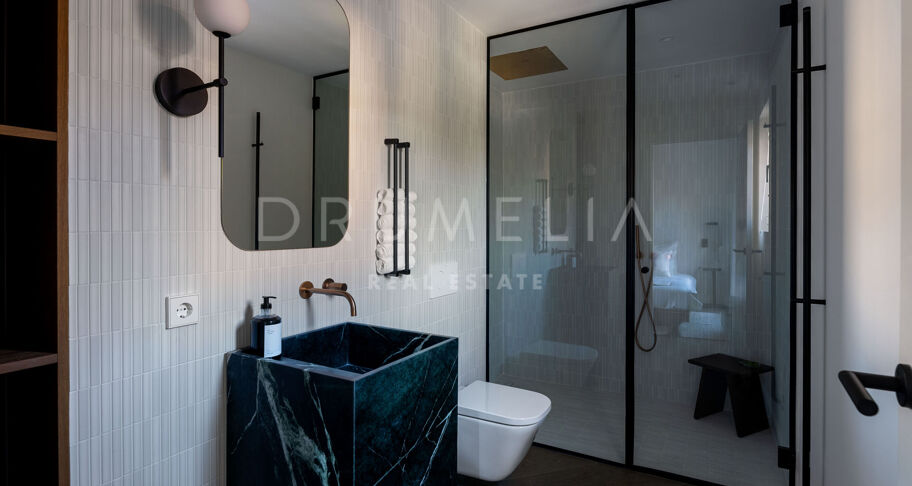 Renoverad Duplex-Penthouse i La Cerquilla, Nueva Andalucía med Panoramautsikt