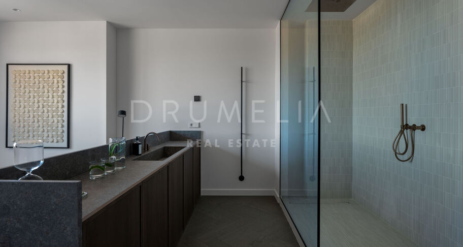 Renoverad Duplex-Penthouse i La Cerquilla, Nueva Andalucía med Panoramautsikt