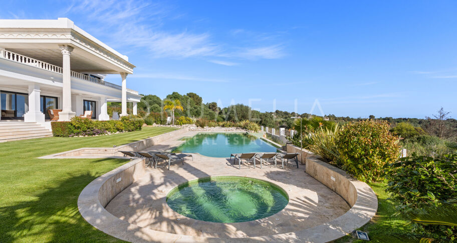 Storslått Eiendom med Panoramautsikt i Sotogrande Alto