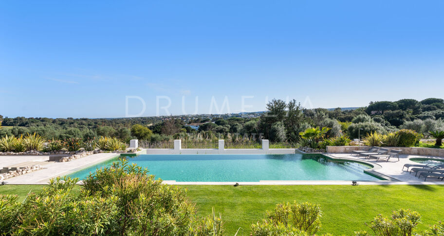 Storslått Eiendom med Panoramautsikt i Sotogrande Alto