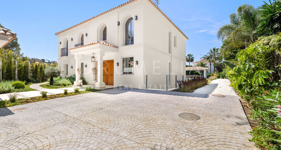 Private villa in an exclusive community in Los Arqueros, Benahavís