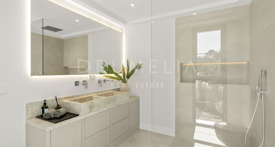 Private villa in an exclusive community in Los Arqueros, Benahavís