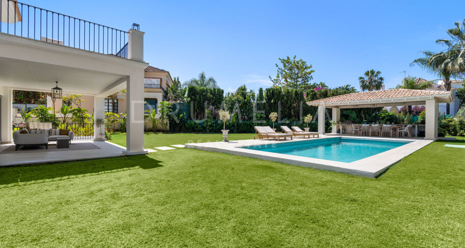 Private villa in an exclusive community in Los Arqueros, Benahavís