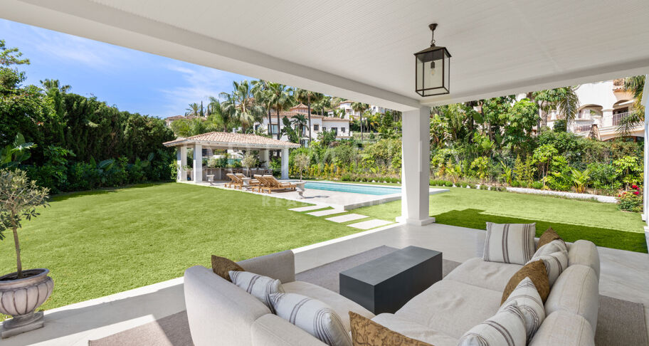 Private villa in an exclusive community in Los Arqueros, Benahavís