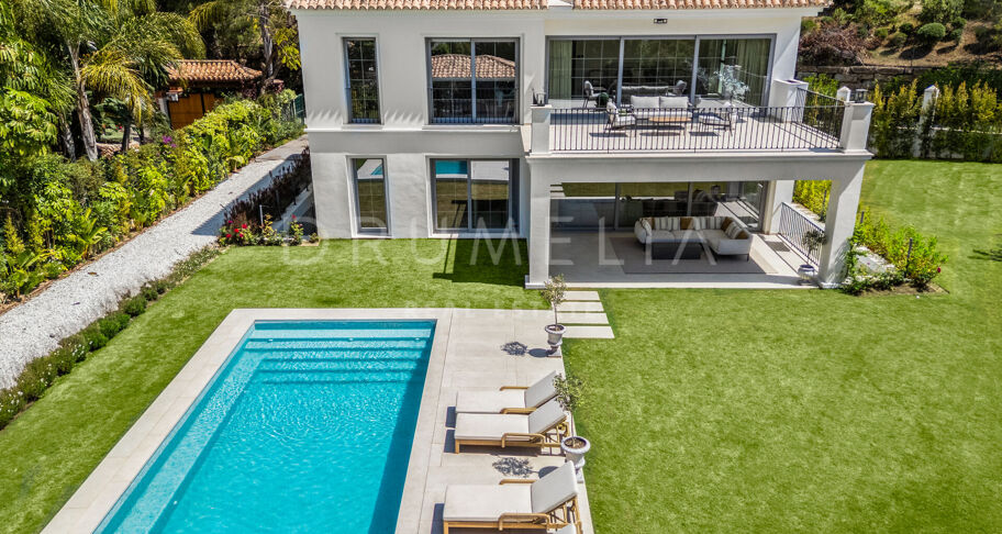 Private villa in an exclusive community in Los Arqueros, Benahavís
