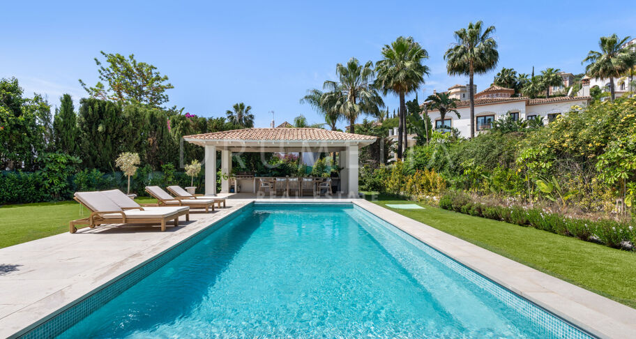 Private villa in an exclusive community in Los Arqueros, Benahavís