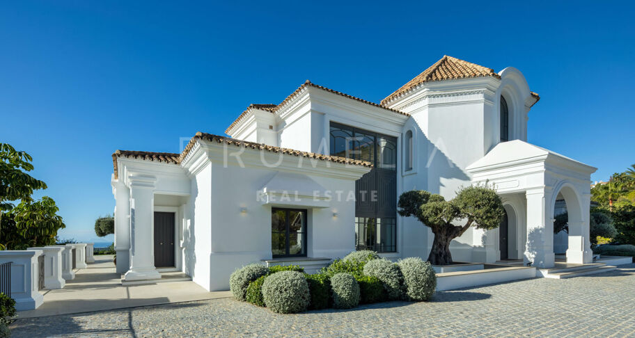 Zeitgenössische Villa mit Meerblick im Marbella Club Golf Resort