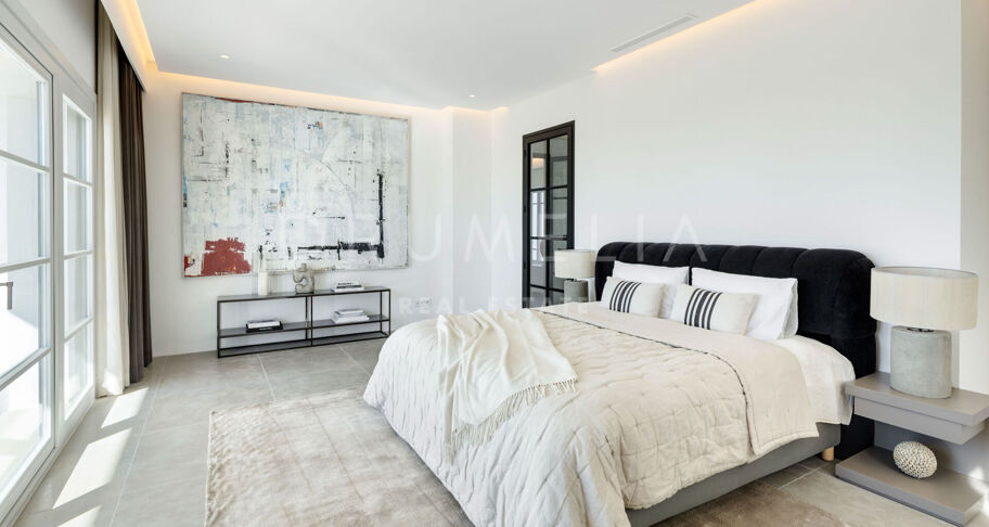 Zeitgenössische Villa mit Meerblick im Marbella Club Golf Resort