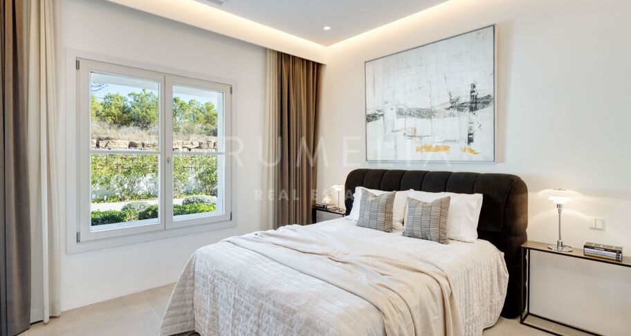 Zeitgenössische Villa mit Meerblick im Marbella Club Golf Resort