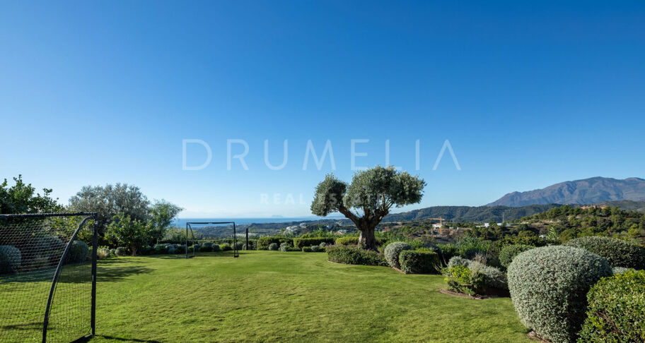 Zeitgenössische Villa mit Meerblick im Marbella Club Golf Resort