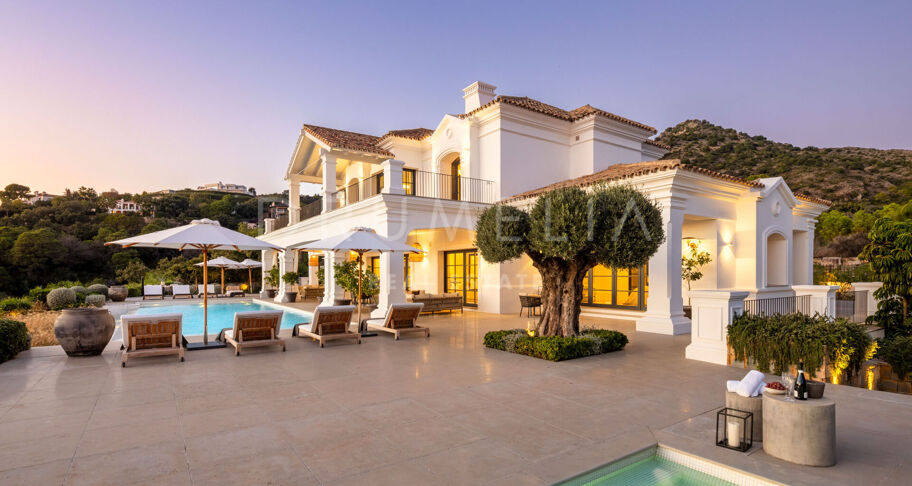 Zeitgenössische Villa mit Meerblick im Marbella Club Golf Resort