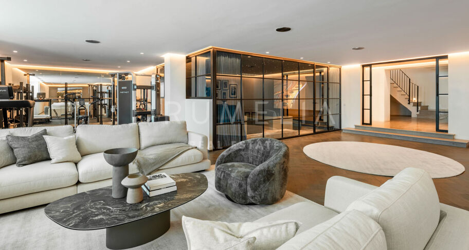 Zeitgenössische Villa mit Meerblick im Marbella Club Golf Resort