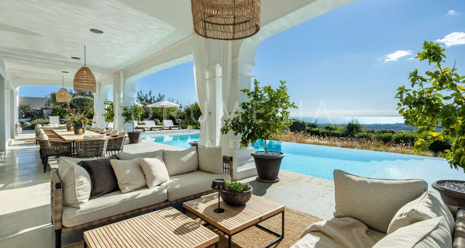 Zeitgenössische Villa mit Meerblick im Marbella Club Golf Resort