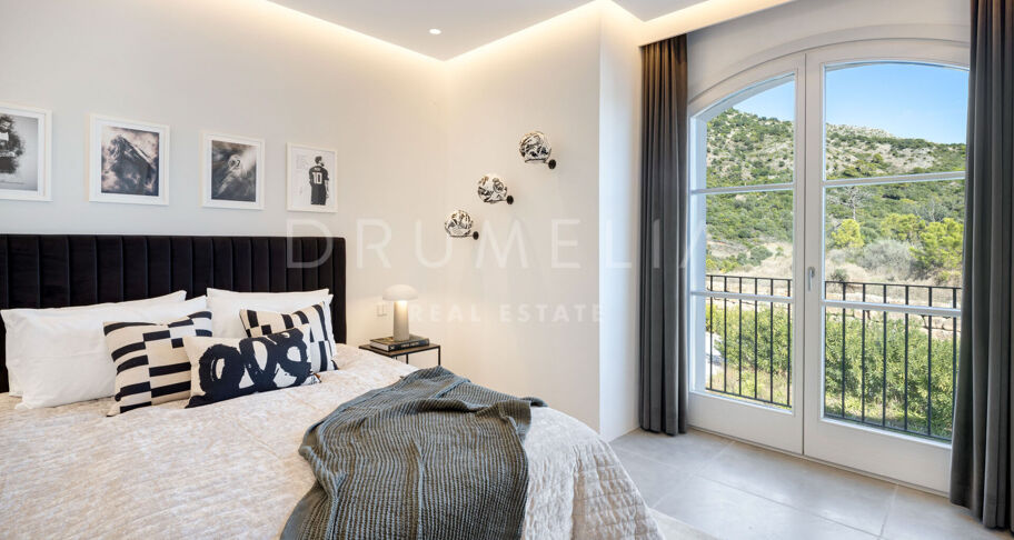 Zeitgenössische Villa mit Meerblick im Marbella Club Golf Resort