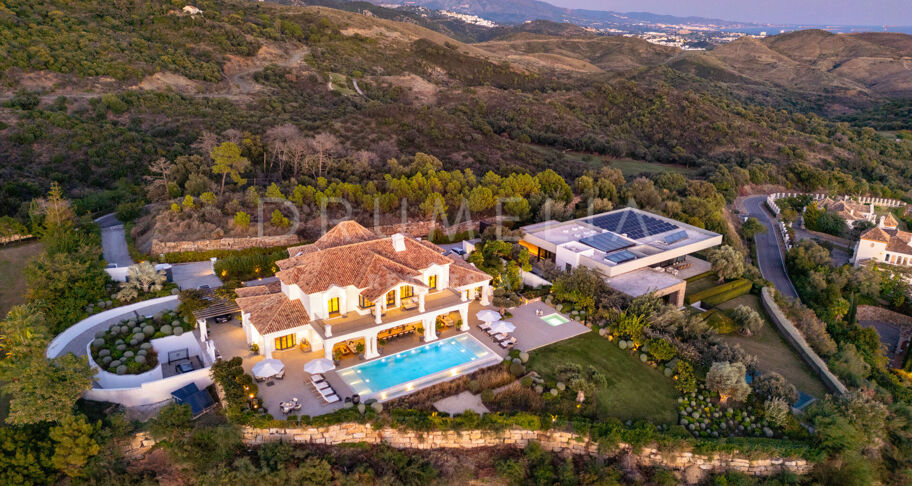 Zeitgenössische Villa mit Meerblick im Marbella Club Golf Resort