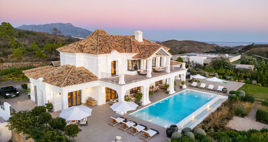 Zeitgenössische Villa mit Meerblick im Marbella Club Golf Resort
