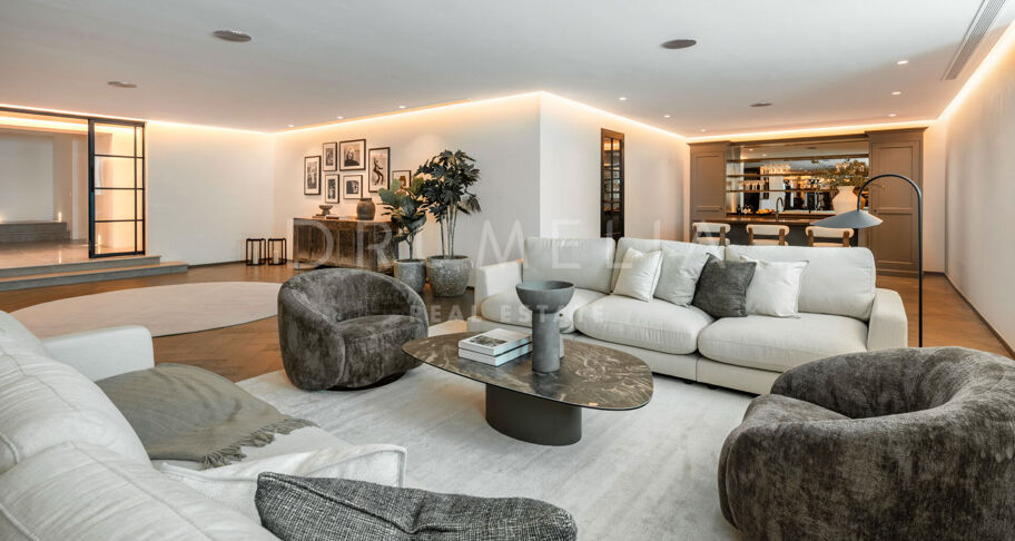 Zeitgenössische Villa mit Meerblick im Marbella Club Golf Resort