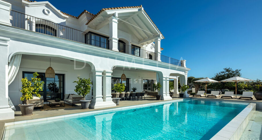 Zeitgenössische Villa mit Meerblick im Marbella Club Golf Resort