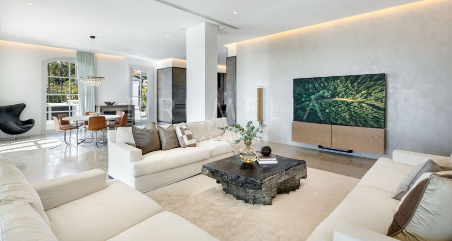 Zeitgenössische Villa mit Meerblick im Marbella Club Golf Resort
