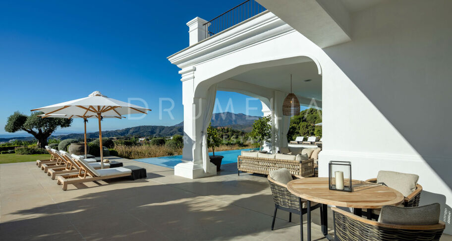 Zeitgenössische Villa mit Meerblick im Marbella Club Golf Resort