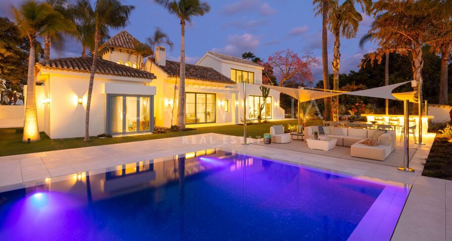Frontline Golfvilla i Nueva Andalucía med Gästhus