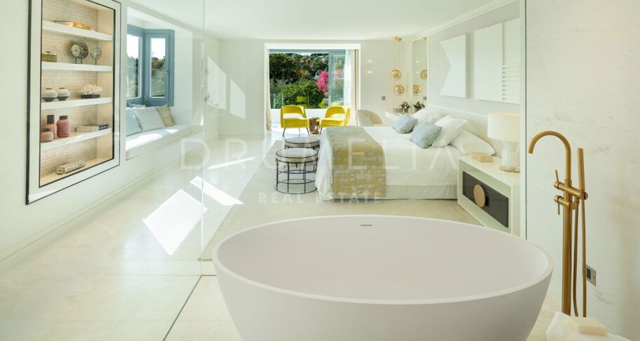 Frontline Golfvilla i Nueva Andalucía med Gästhus