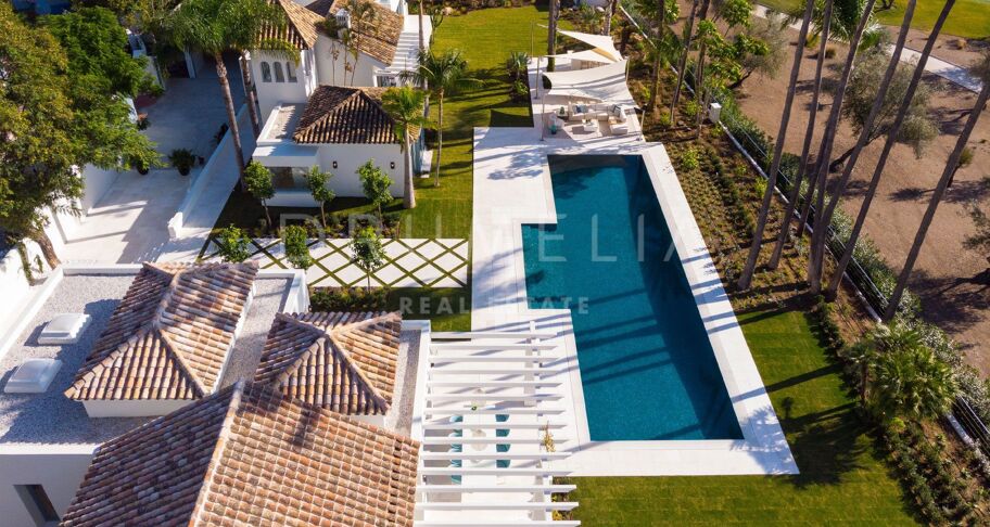 Frontline Golfvilla i Nueva Andalucía med Gästhus