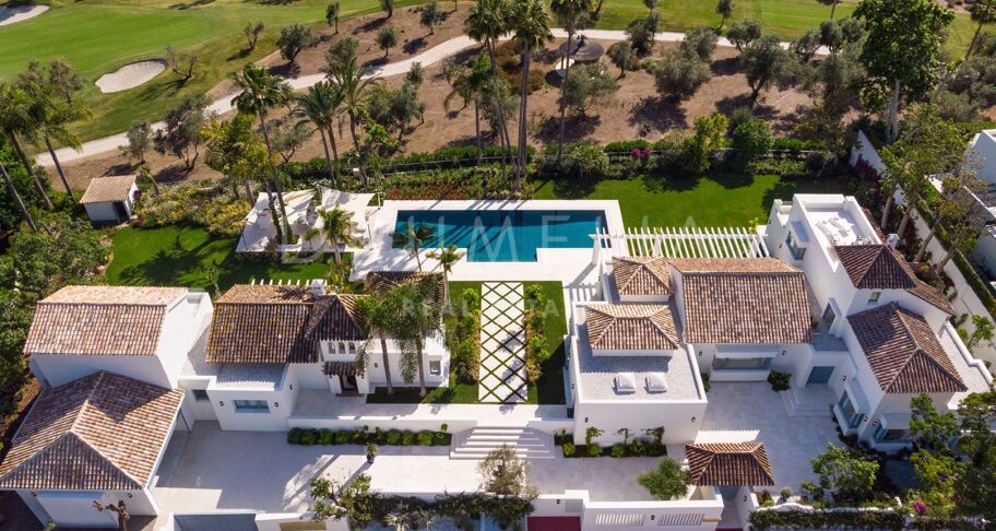 Frontline Golfvilla i Nueva Andalucía med Gästhus