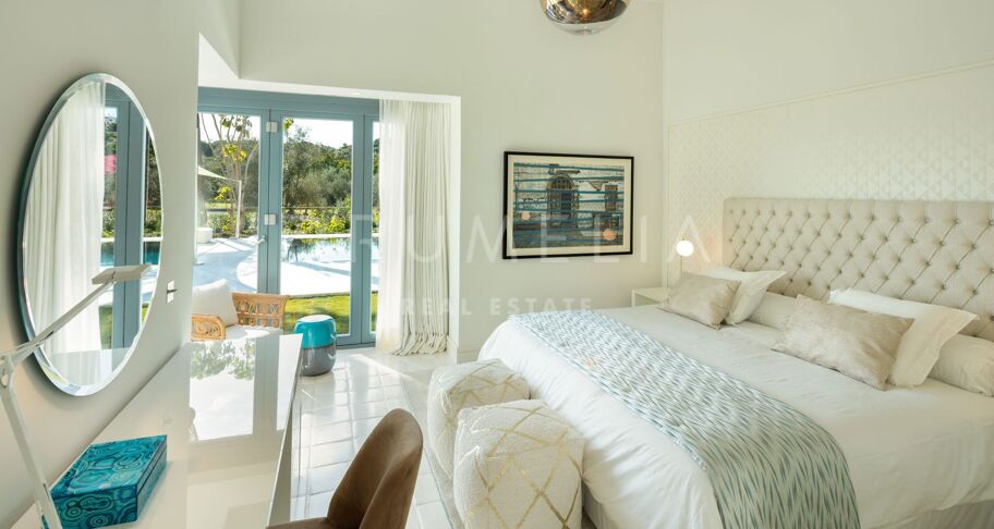 Frontline Golfvilla i Nueva Andalucía med Gästhus