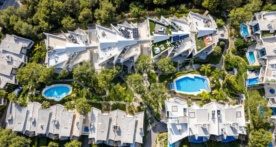 Modern Semi-Detached Luxurious House with Lovely Views, Sierra Blanca, Marbella Golden Mile