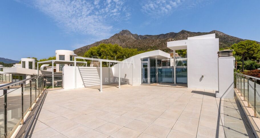 Modern Semi-Detached Luxurious House with Lovely Views, Sierra Blanca, Marbella Golden Mile