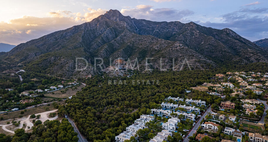 Modern Semi-Detached Luxurious House with Lovely Views, Sierra Blanca, Marbella Golden Mile