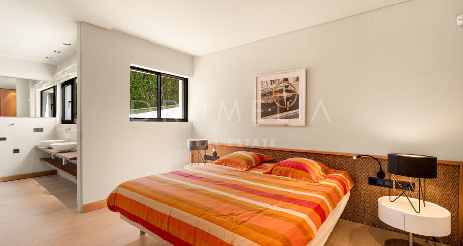 La Madrugada – Stilvolles modernes Luxushaus in erster Golflinie am Los Naranjos Golf, Nueva Andalucía