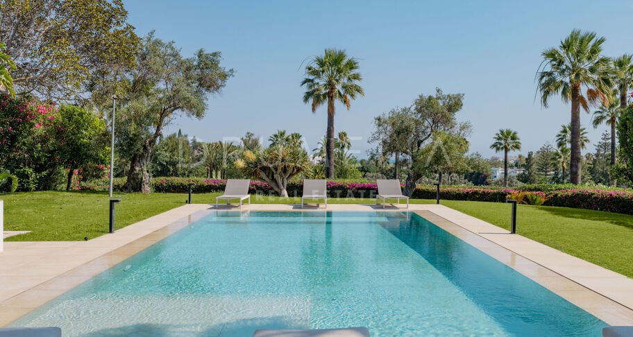 La Madrugada – Stilvolles modernes Luxushaus in erster Golflinie am Los Naranjos Golf, Nueva Andalucía