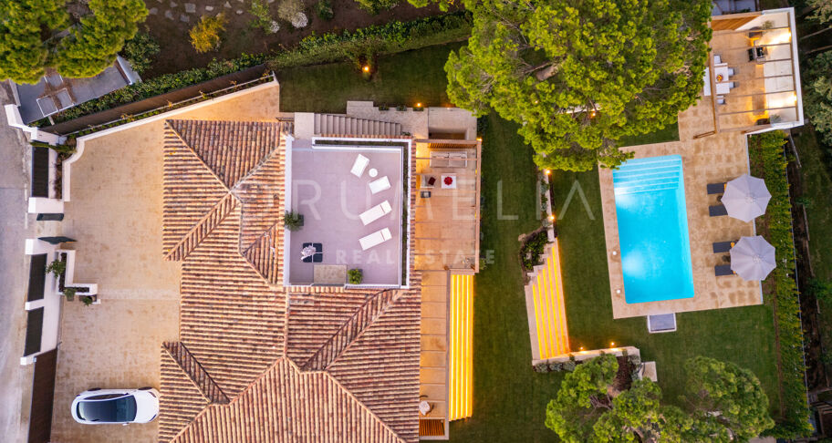 Elegante Gerenoveerde Villa met Twee Niveaus en Onafhankelijk Gastenappartement in Elviria