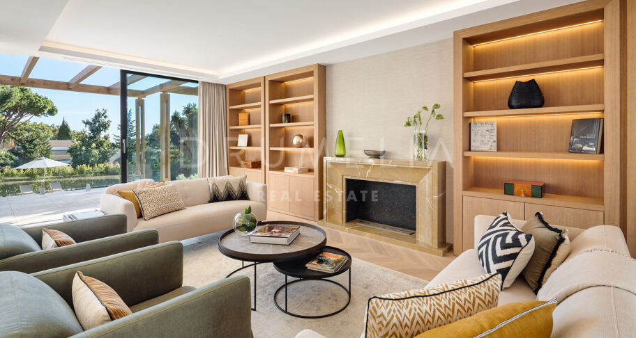 Elegante Gerenoveerde Villa met Twee Niveaus en Onafhankelijk Gastenappartement in Elviria