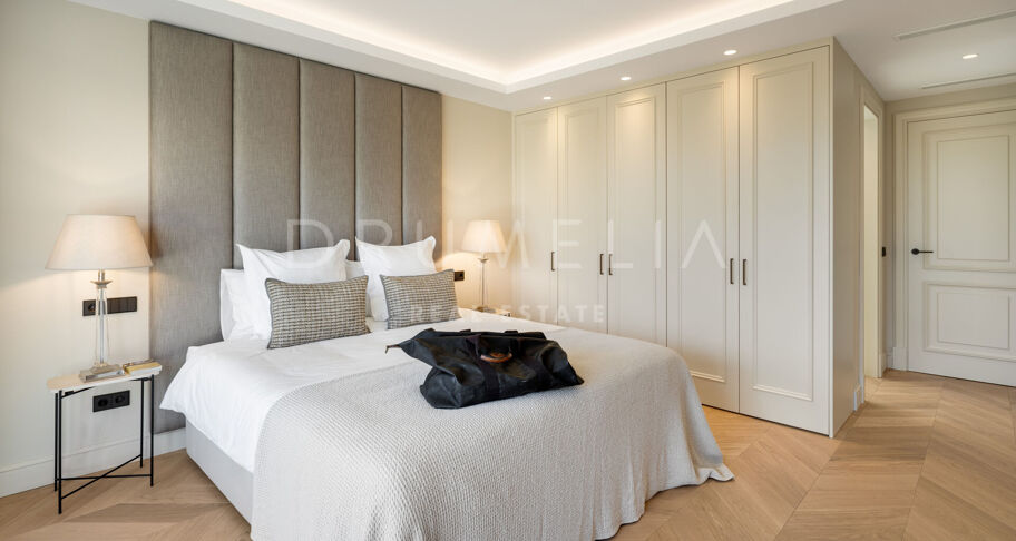 Elegante Gerenoveerde Villa met Twee Niveaus en Onafhankelijk Gastenappartement in Elviria