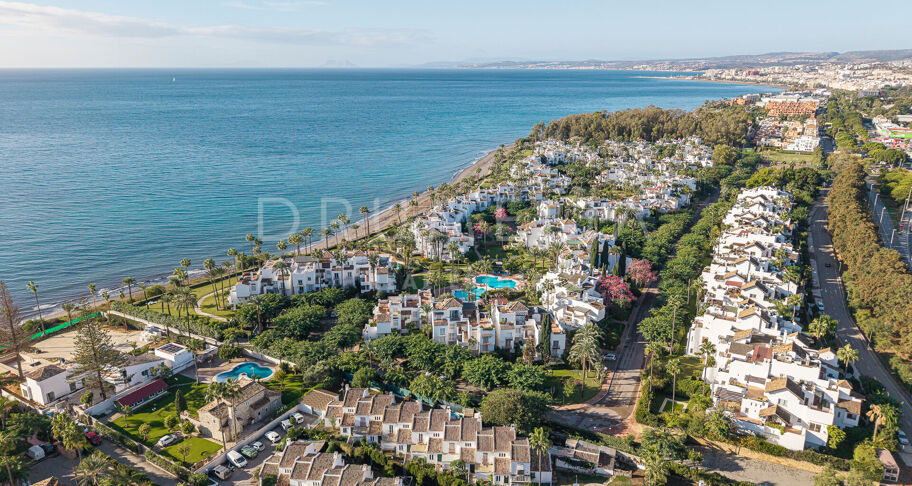 Frontline beach ground floor apartment in Alcazaba Beach Estepona