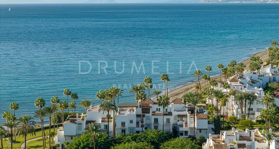 Frontline beach ground floor apartment in Alcazaba Beach Estepona