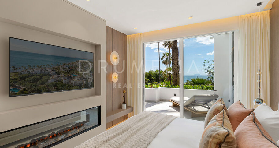 Frontline beach ground floor apartment in Alcazaba Beach Estepona